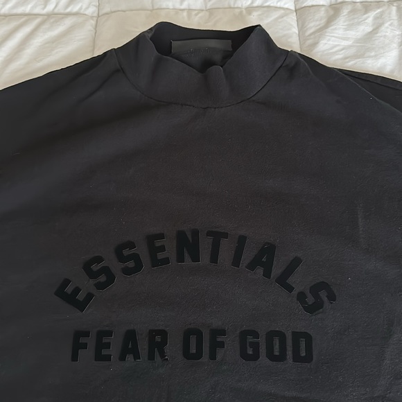 Fear of God Essentials Jet Black T-Shirt - Picture 2 of 4